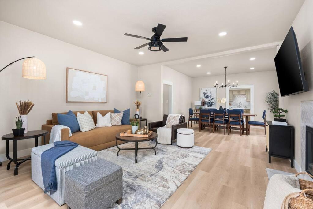 Downtown Lodi L Renovated L 5 Bedrooms L Sleeps 10 Εξωτερικό φωτογραφία