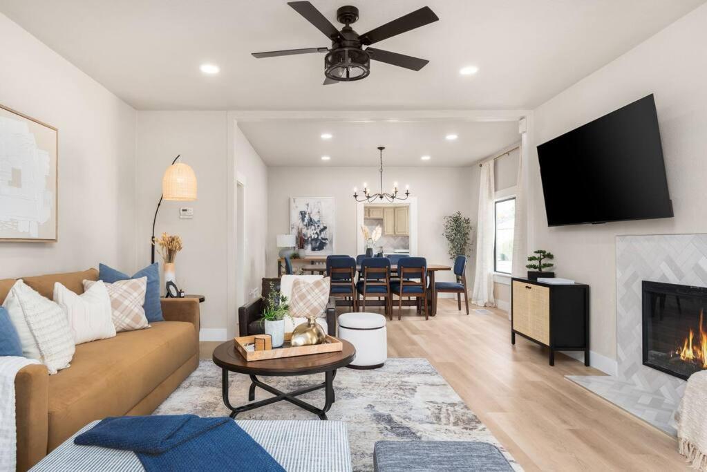 Downtown Lodi L Renovated L 5 Bedrooms L Sleeps 10 Εξωτερικό φωτογραφία